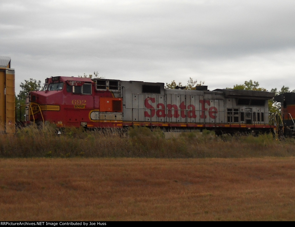 BNSF 692